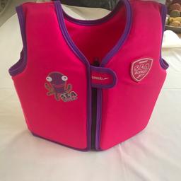 Speedo zip fronted vest age 2/4yrs
helps to give child confidence in water,
Use under adult supervision only.
Like new very little wear bright pink
with purple trim.

Payment via Shpock, PayPal or cash
on collection.
Happy to post