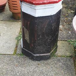 VERY heavy & durable chimney pot garden planter.

This can be painted again to suit your theme. Very durable & long lasting.

Would be a lovley addition to your garden with added flowers planted in.

Collection only - You will need to bring suitable vechicle.