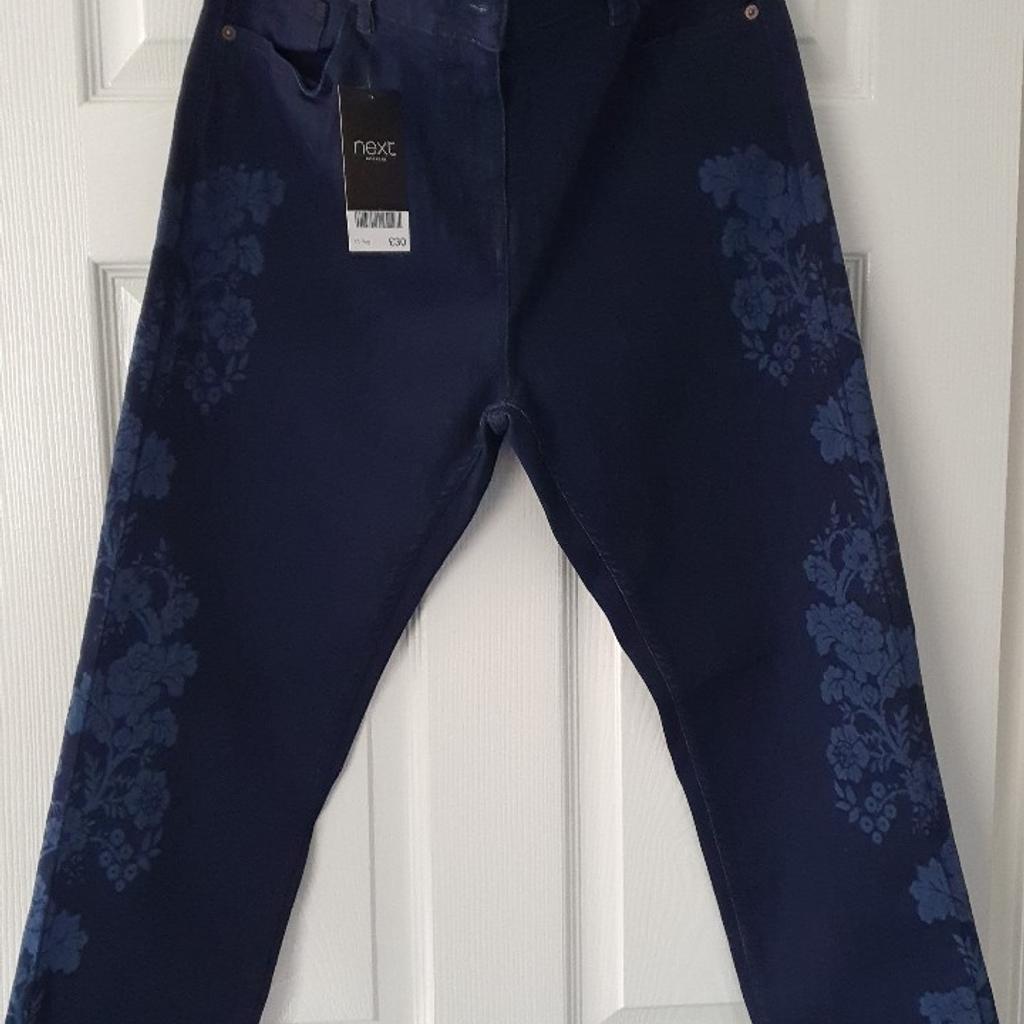ladies skinny jeans
next
high rise
size 16 regular
BNWT
COLLECTION ONLY
