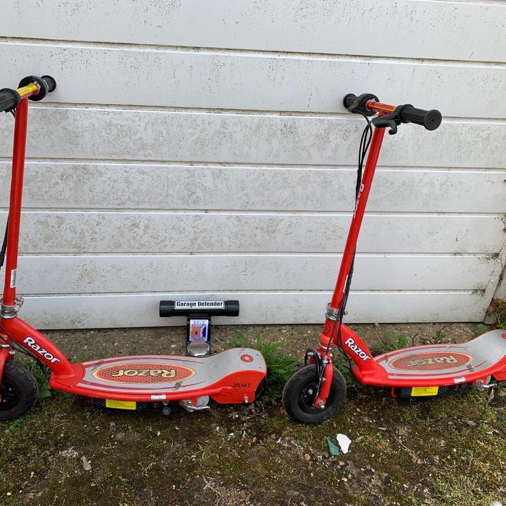 Razor e100 electric scooters x2 kids in Welwyn Hatfield für 140,00
