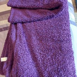 Purple Teddy bear throw 220x220 £12 good condition just used on bed
From smoke and pet free home collection oakworth or keighley centre