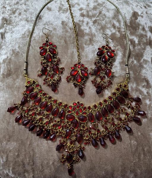 Buy & Sell West Midlands Birmingham - Photos for Maroon Indian necklace set