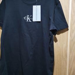 I'm selling a genuine Calvin klein mens top in black
size Large
BNWT 
collection from B68