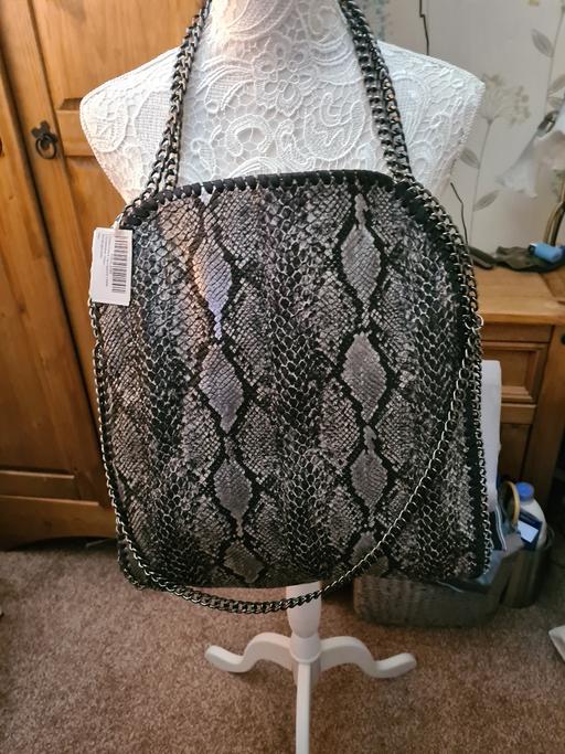 Buy & Sell County Durham Darlington - Photos for Chain detail bag bnwt