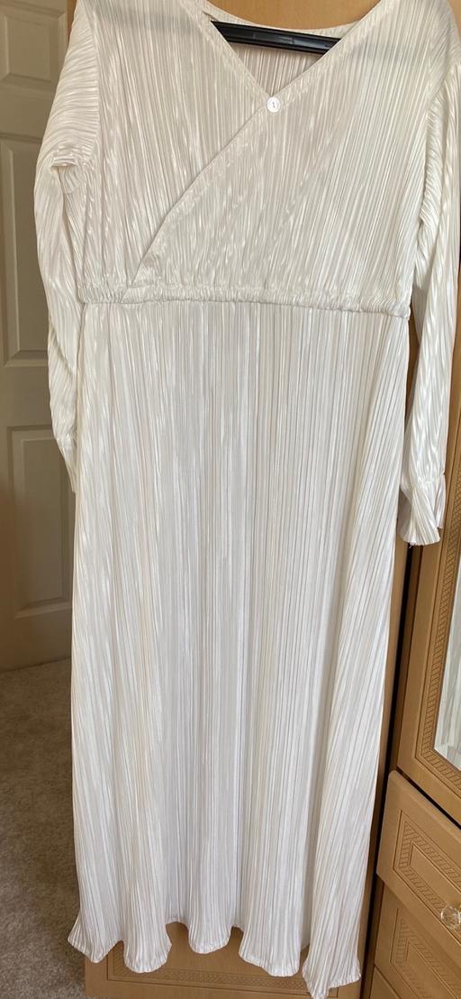 Buy & Sell North London West Hackney - North London - Photos for White abaya