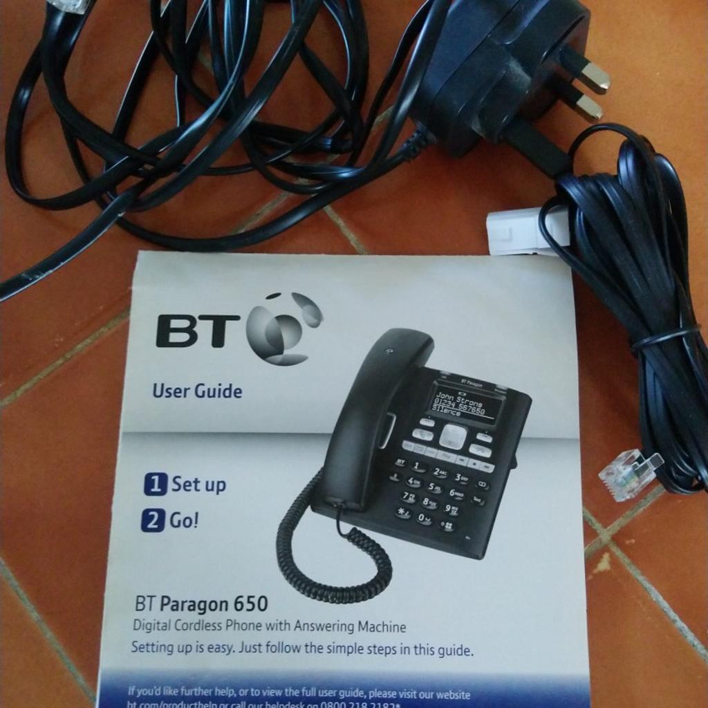 BT Paragon 650.
Desk mounting plinth.
Curly handset cord.
Mains power adapter.
Telephone line cord.
User guide.