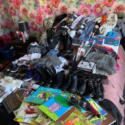 Large job lot carboot . There’s over 70 items some new with and without tags . From pet smoke free home . Will deliver local for fuel . Just in time for bank holiday carboot