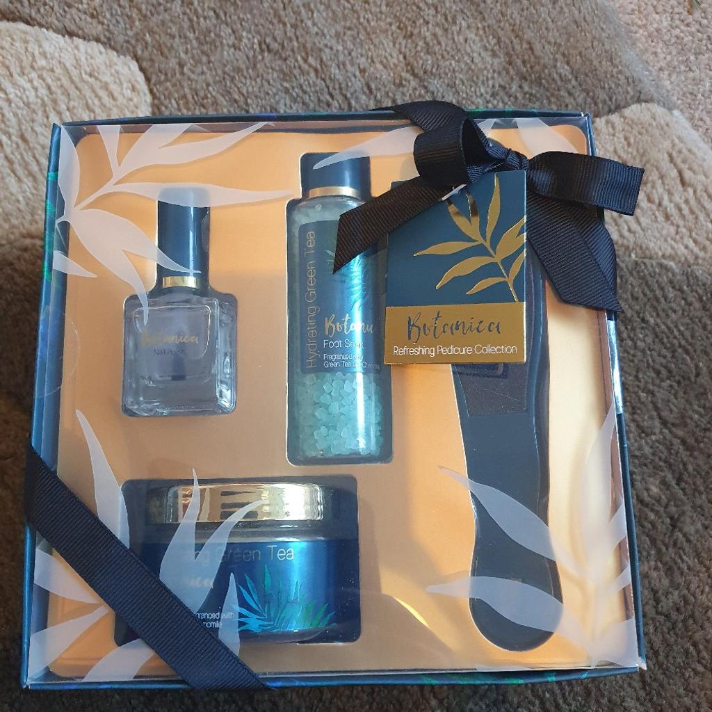 botanica pedicure collection in NN14 Broughton for £3.00 for sale Shpock