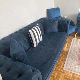 Verkaufe Sofa ist im sehr guten zustand 2verschiede Farben eine dunkelblau 2 hellblau.
Selbstabholung ende MAI.
