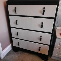 Black and white chest of drawers, please note they are old and may have some small blemishes. Measure approx 77cm wide x 47cm deep x 106cm tall. Pick up only Mosley Common M28. Cash on collection.