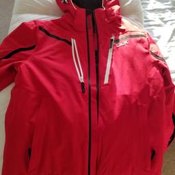 excellent condition as only worn twice
DLX jacket in large
has snow skirt, detachable hood, zipped pockets both inside and out.
security pocket,
waterproof and windproof, great for outdoor life
adult large
delivery or collection available