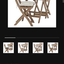 Verkaufen wegen Umzug dieses Gartenmöbel/Balkonmöbel Set, bestehend aus Tisch (62x60cm, 73cm hoch) und 2 Stühlen (34x49cm, 87cm hoch) inkl. 2 Kissen. Super Zustand! Neupreis liegt bei 118€.