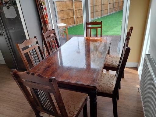 Buy & Sell South West London Sutton - Photos for Dining table and 6 chairs