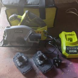 comes with bag, 2 batteries 18v 2.0Ah, charger, saw and one used blade.

excellent condition and working as it should