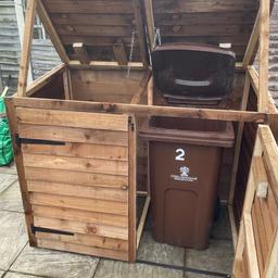 Wooden double wheelie bin store with individual doors for each bin and lift up hatch for easy filling of the bin 
190cm long
90cm wide
120cm high
These come flat and collection from Cheltenham 
Local delivery and installation available please message before ordering if you would like to know more about this service or more details on the store