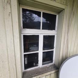 Verkauft werden diverse alte Fenster wegen Abbruch. Ideal für Deko. 75 Euro VHB/Stück. Nur Selbstahbholung in 6932 Langen bei Bregenz