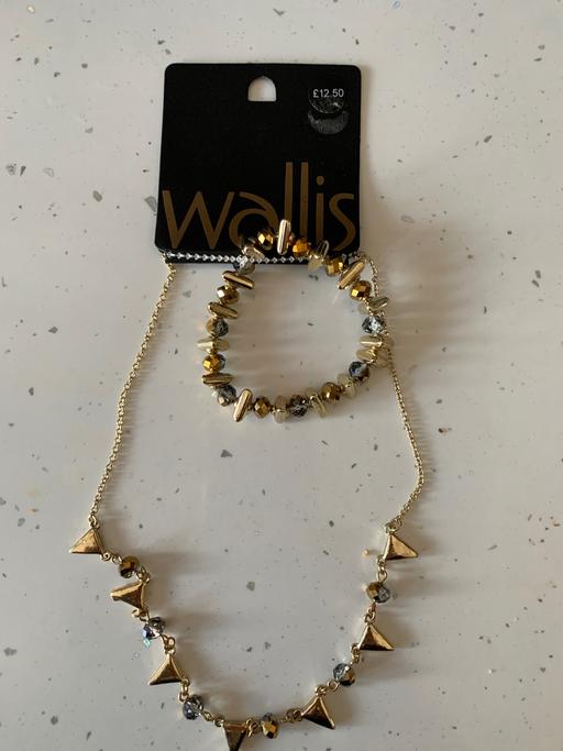 Buy & Sell West Midlands Wolverhampton - Photos for Necklace & Bracelet Set from Wallis