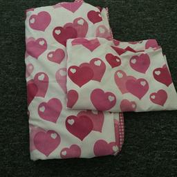 Single hearts design Quilt Cover with pillowcase. £3. B36 area.