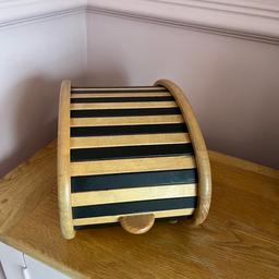 Lovely bread bin, holds one loaf great if you bake your own, collection Retford