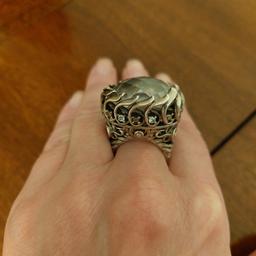 Imponente e bellissimo anello argento 925 e cristallo di rocca, diametro 20 mm
in ottimo stato