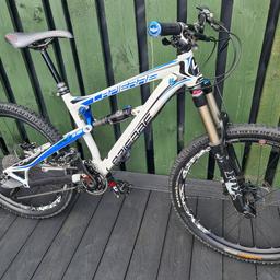 Immaculate condition, recent full service.
Medium Carbon Frame
26' Maxxis Tubeless Fulcrum LUST wheels
Fox Racing Shocks
Front & Rear Suspension
Shimano Gears
Fatboy Handle Bars
Avid XX World Cup Brakes
Superstar Pedal
Hydrologic Seat
Collection or very local delivery (Widnes area)