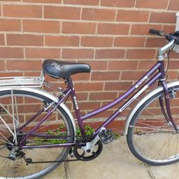 Women's ridgeback town bike with basket and rear rack, 26" wheels 5 speed, new brake cables, all gears and brakes work as they should, good tyres, paint a bit dull and scratched but reflected in price, ready to ride, collection wollaston stourbridge or can deliver for extra