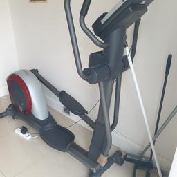 professional cross trainer pro form ZLE 500 with adjustable stride all working well
different resistance and modes of workouts
cool air
phone entry

Good condition

selling because I want space in my kitchen

#workout machine #fitness #gym