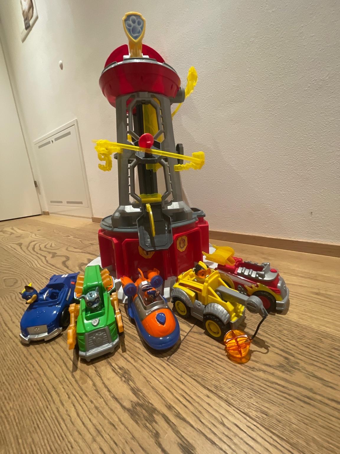 Paw Patrol Station und Fahrzeuge in 6922 Marktgemeinde Wolfurt für 78