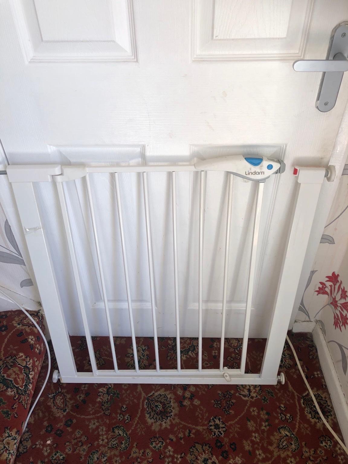 Baby safety gate pressure fit in DL16 Spennymoor für 12,00 £ zum