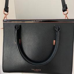 Ted Baker
Has been worn
Black
Versatile wear with removable strap
Pristine condition 
Sold with bag cover 
Paid £120