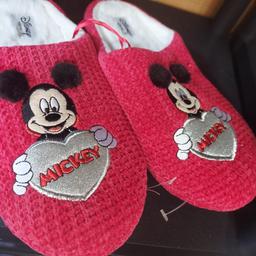 Womens Disney micky mouse Slippers size 7-8