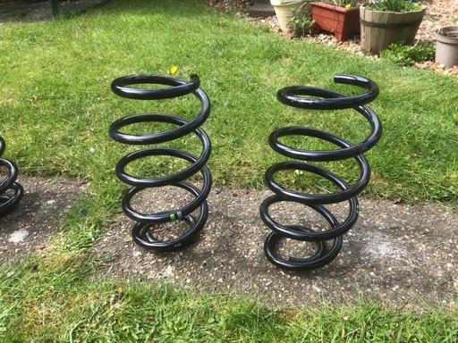 Vehicles Warwickshire Nuneaton and Bedworth - Photos for VW T6 Carevelle Coil springs