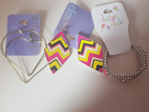 Buy & Sell Nottinghamshire Ashfield - Photos for Earrings x two and one Bracelet (Claire's)