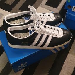 New without tags Adidas Gazelle Vintage.
Black/White leather uppers.
Size UK10.5.
Check out my other items for sale👍