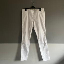 womens denim & co white skinny jeggings

size 12 m medium

like new

never worn but has been washed

these are a big fit so would fit a size 14 better

bundle deals available
not responsible once posted or collected
not responsible for items that dont fit
not accepting offers
sorry no returns or refunds