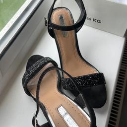 Miss KG ladies shoes 
Size 39 
Used but still in good condition 
Collection only from canvey