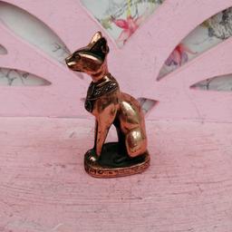 Lovely, miniature, copper coated, Egyptian cat ornament.

Please check out my other items and can post and combine postage for multiple buys 😊