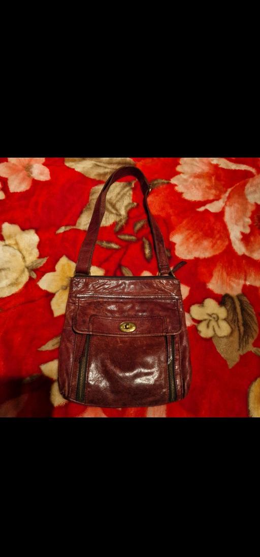 Buy & Sell West London Hounslow - Photos for FOSSIL BROWN LEATHER CROSSBODY MESSENGER BAG