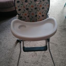 Free high chair for collection ASAP otherwise it will be thrown away.
This does not have any straps as we removed them and I no longer have them.
Collection DY2