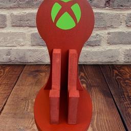 Personalised gaming stands to hold controller and headset 

A variety of colours available and personalised to your own preference

Names can be added as shown in pictures