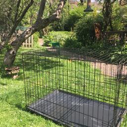 Small dog crate. Height 67cm. Width 57 cm. Length 90cm. End and side opening. With tray. Some damage to tray at edge ( in photo) and little bit of rust but still works. Cash only please.