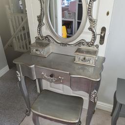 toulouse dressing table few minor marks 