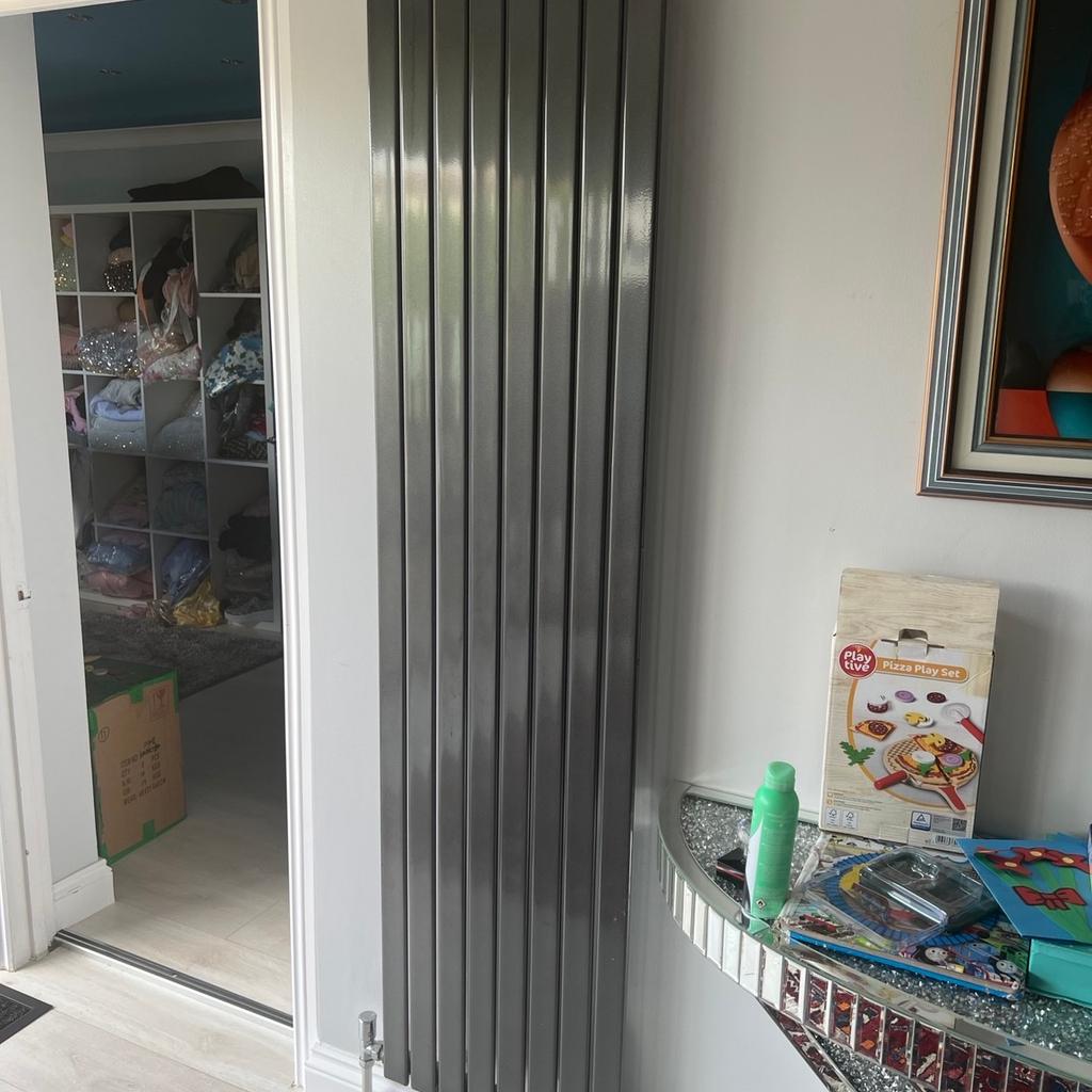 Anthracite Radiators for sale good condition in UB4 Hillingdon für 95