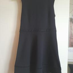 Entzückendes dunkelblaues Kleid Größe S von H&M in A-Linie mit Lochstickereien, leider zu eng für mich