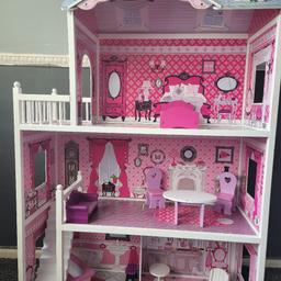 dolls house 
collection only 
free 
need gone asap