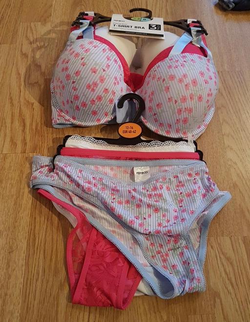 Buy & Sell West Yorkshire Leeds - Photos for Floral bra 34d knickers set uk12/14