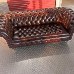 Absolutely fabulous! New condition beautiful fully buttoned Chesterfield sofa

Lovely rich brown colour

Sits on 2 Classy Stylish front wheels

Absolutely magnificent hand crafted design

Great for living room office shop salon barbers etc

220 cm

Save thousands!

No time wasters please.

text 07985294776