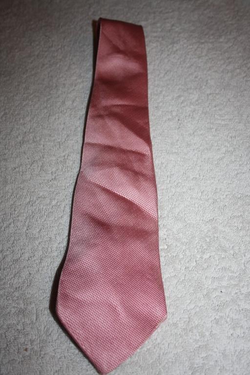 Buy & Sell North West London Chalk Farm - North West London - Photos for men's pink tie