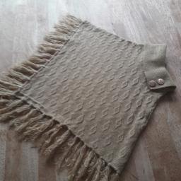 girls poncho  only ones time  wear  few hour look new 
20" length only £7
 cash only
collection only