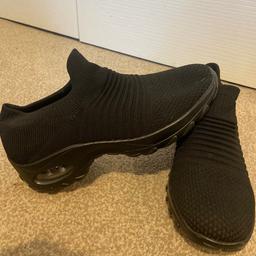 Black size 5.5 slip on trainers
Comfort bottom - worn once so very good condition

Collection only
Quick sale please